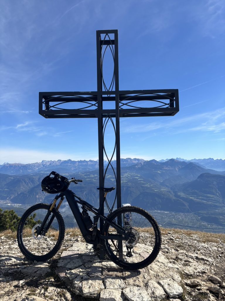 Monte Roen Gipfelkreuz
