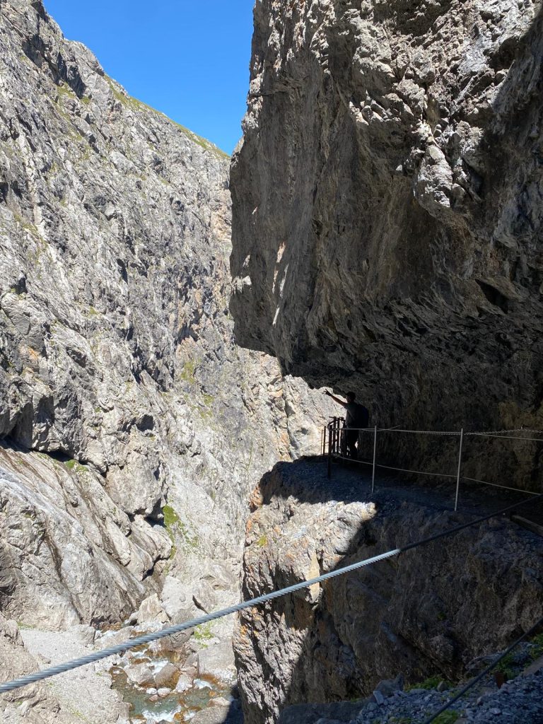 0164f896-8832-4cbb-b380-d9041063e948